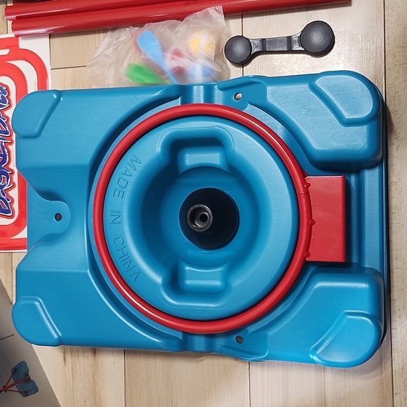 Basketball hoop + darts can be played on the back - Picture 11 of 14